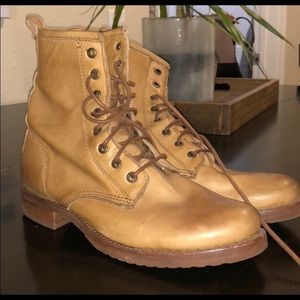 Frye brown Veronica combat boots size 9.5